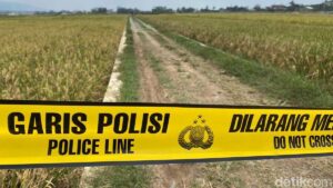 Jasad Pria Ditemukan diSaluran Air di Jakut Bersama Motor Tenggelam