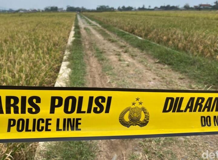 Jasad Pria Ditemukan diSaluran Air di Jakut Bersama Motor Tenggelam